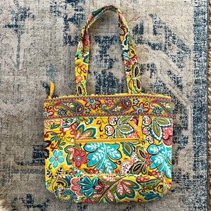 Vera Bradley tote with pockets